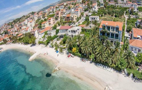 Top Split Region Apartments