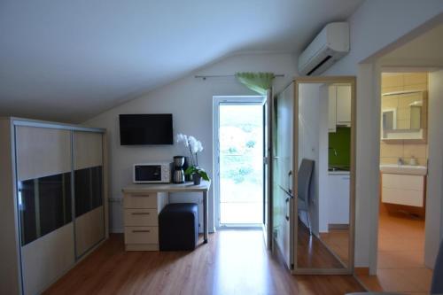Apartments Ante - Mountain View And Sea View