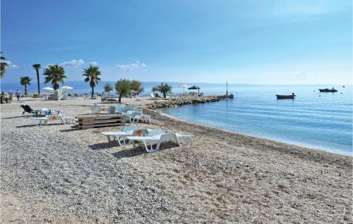 Nice Apartment In Podstrana With Outdoor Swimming Pool