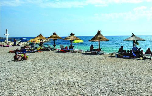 Nice Apartment In Podstrana With Outdoor Swimming Pool