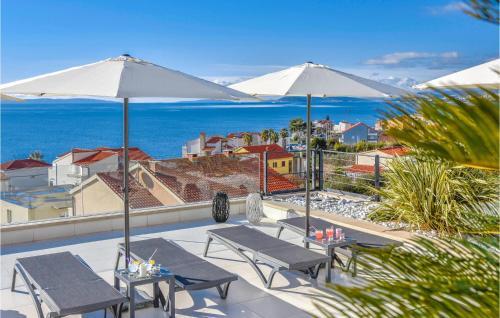 Nice Apartment In Podstrana With Outdoor Swimming Pool