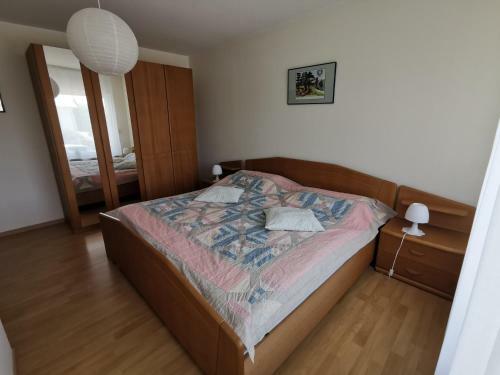 Apartamento Ferienwohnung Zum B�tst�n