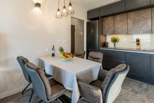 Peaceful Harmony Apartment Near Beach