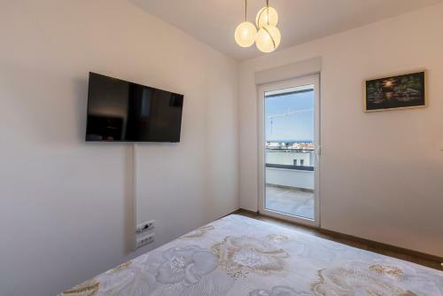 Peaceful Harmony Apartment Near Beach