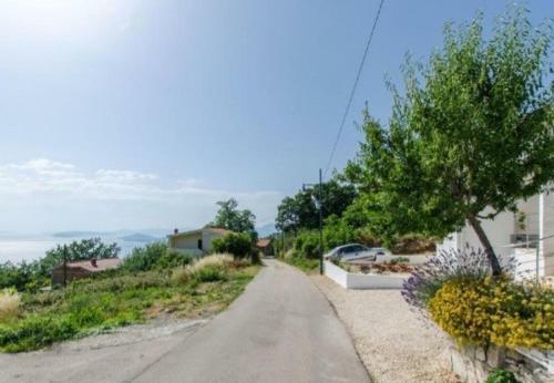 Holiday House Summer Rose, Near Split With Private Pool
