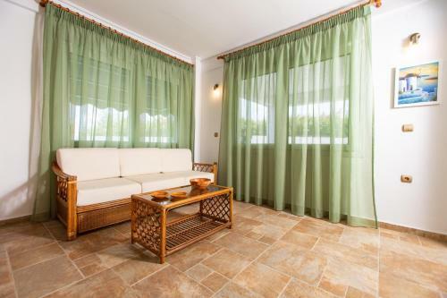 F & B Summer Villa Collection - Kassandra - Sani