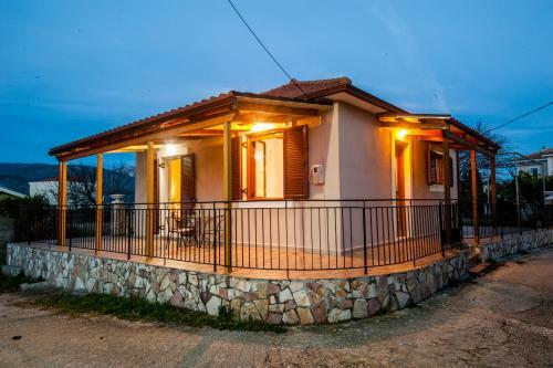 Anna-maria House