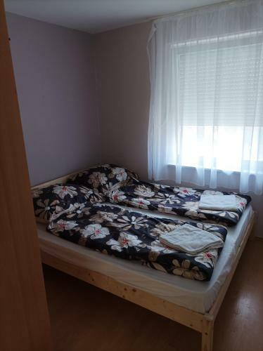 Sarkanty� Apartman