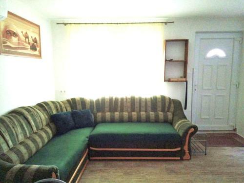 K�nyvesi-1 Vend�gh�z