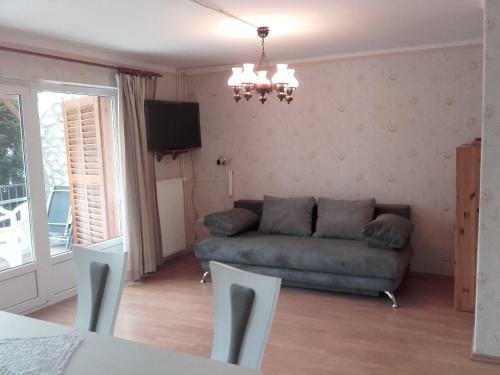 Gy�ngyvir�g Apartman