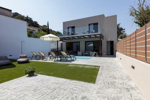 Fotinou Villa, A Secret Retreat!