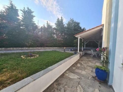 Wonderful House With Private Garden