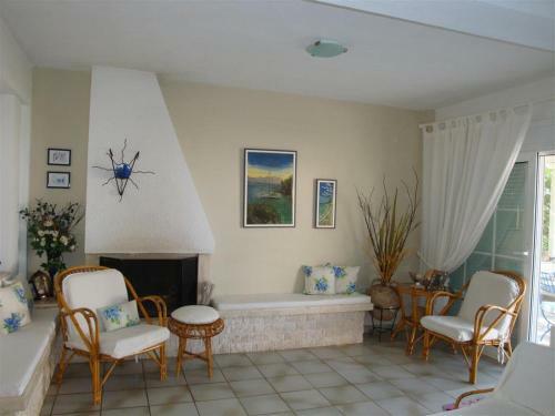 Wonderful House With Private Garden