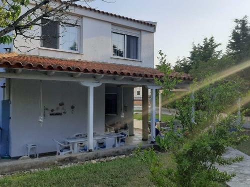 Wonderful House With Private Garden