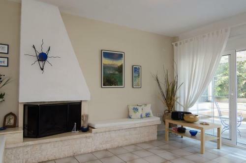 Wonderful House With Private Garden