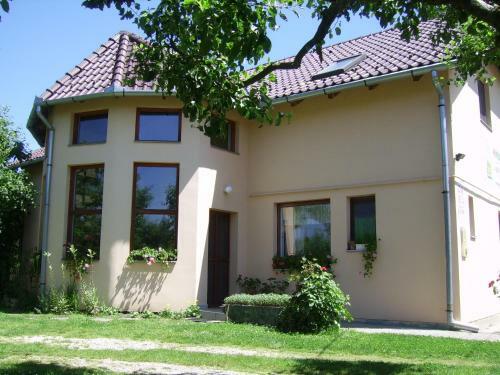 4feny? Mag�nsz�ll�s Nagyat�d