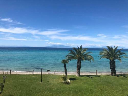 Seafront Family Apartment Thetis