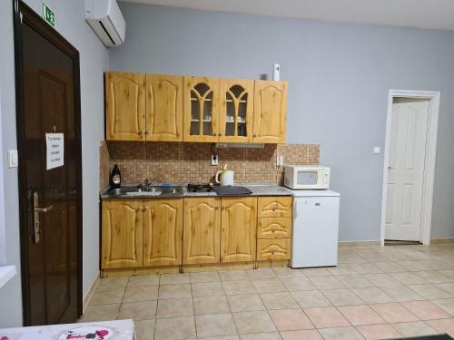 Hostal Amina Apartman