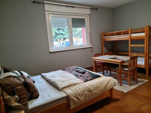 Hostal Amina Apartman