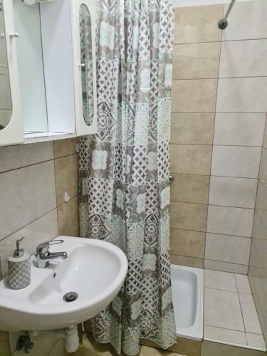 Hostal Amina Apartman