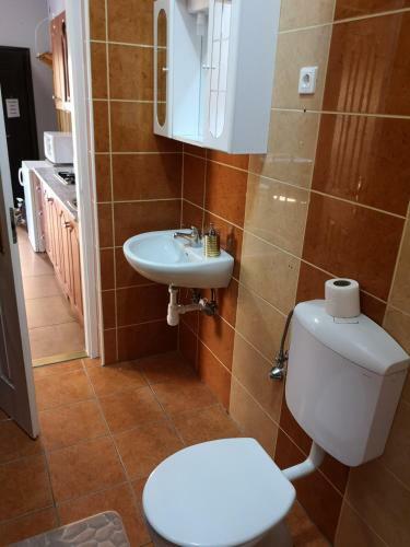 Hostal Amina Apartman