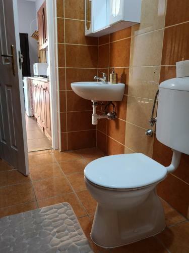 Hostal Amina Apartman