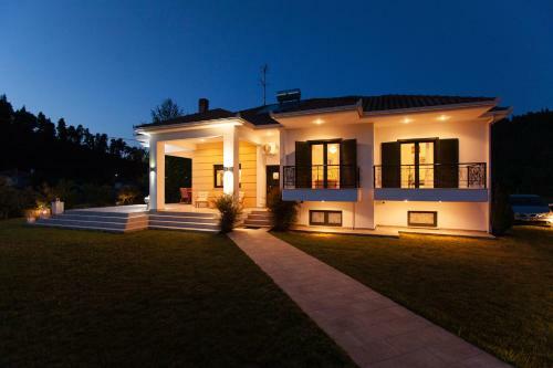 F & B Summer Villa Collection - Kassandra - Fourka