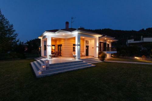 F & B Summer Villa Collection - Kassandra - Fourka