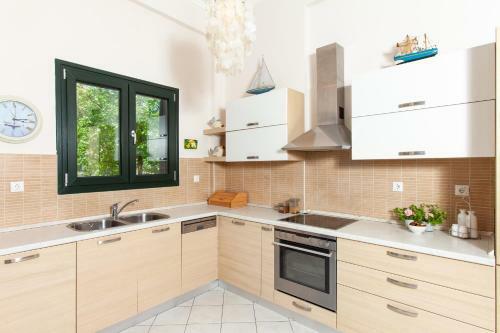 F & B Summer Villa Collection - Kassandra - Fourka