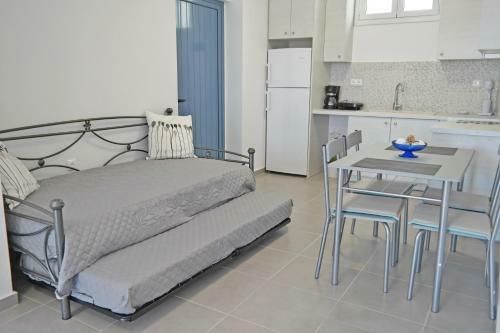 Isidoros Apartments