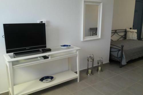 Isidoros Apartments