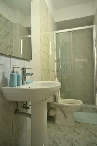 Isidoros Apartments