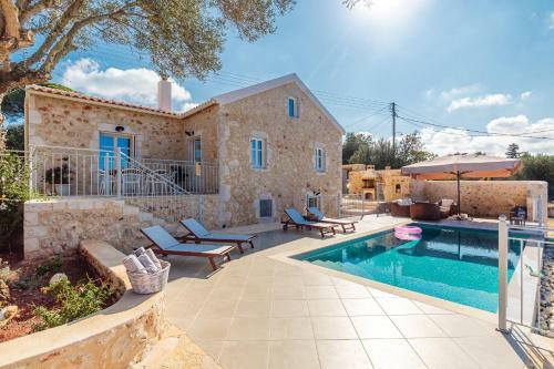 Fiscardo Luxury Stone Villa Alex ,with Sunset View!
