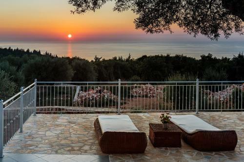 Fiscardo Luxury Stone Villa Alex ,with Sunset View!