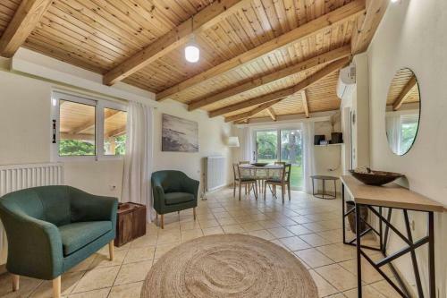 Gina's Cottage House