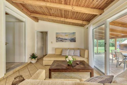 Gina's Cottage House