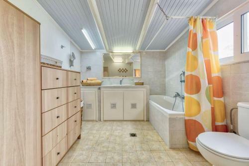 Gina's Cottage House