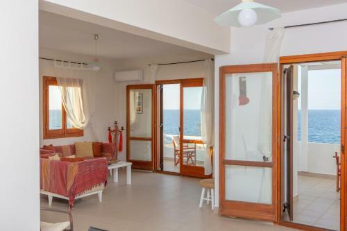 Villa Sea Front Maizonette Aura