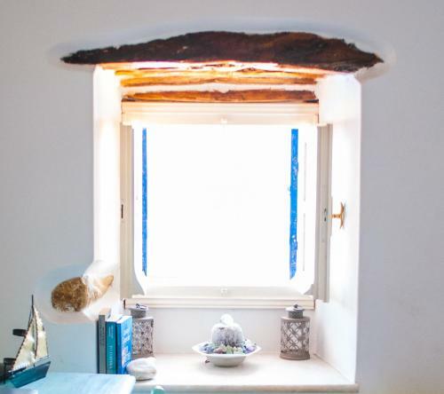 Blue & White: An Absolute Aegean Dream House