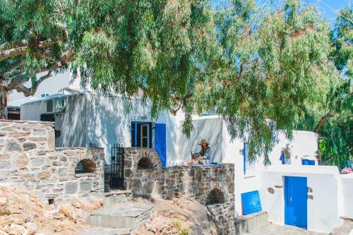 Blue & White: An Absolute Aegean Dream House
