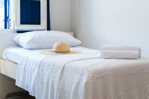 Blue & White: An Absolute Aegean Dream House