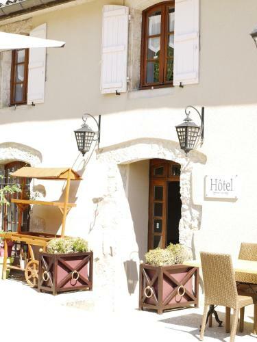 Hotel Le Chapeau Rouge