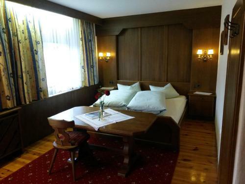 Posada Gasthof Pension Traube