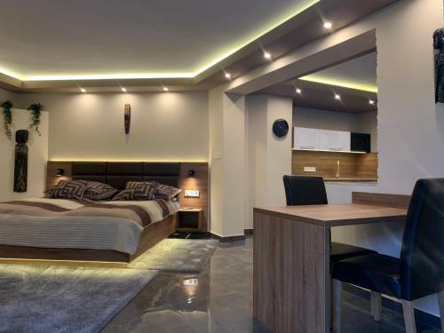 Hostal The Jacuzzi Room