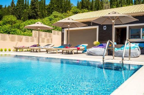 Luxury Villa Matzourana