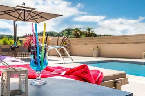 Luxury Villa Matzourana