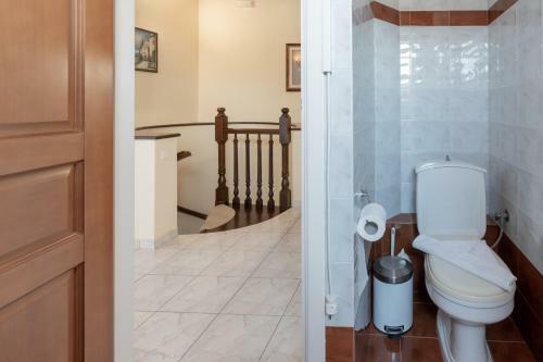 The Maisonette: Five Min From The Beach With View