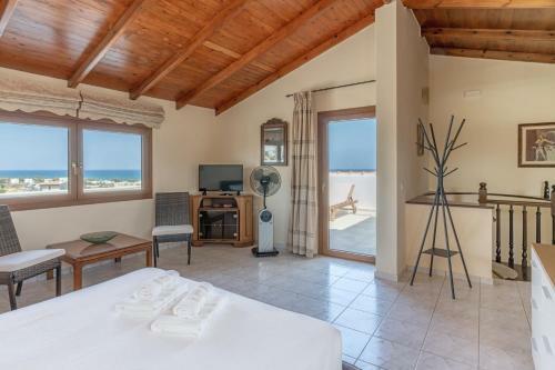 The Maisonette: Five Min From The Beach With View