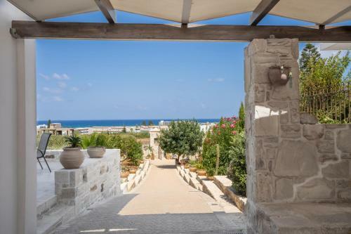 The Maisonette: Five Min From The Beach With View