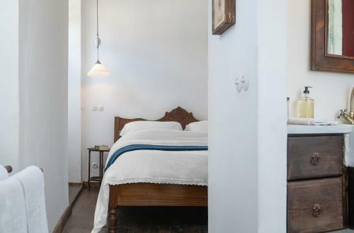 The 1813 Painter's Villa By Neuvel